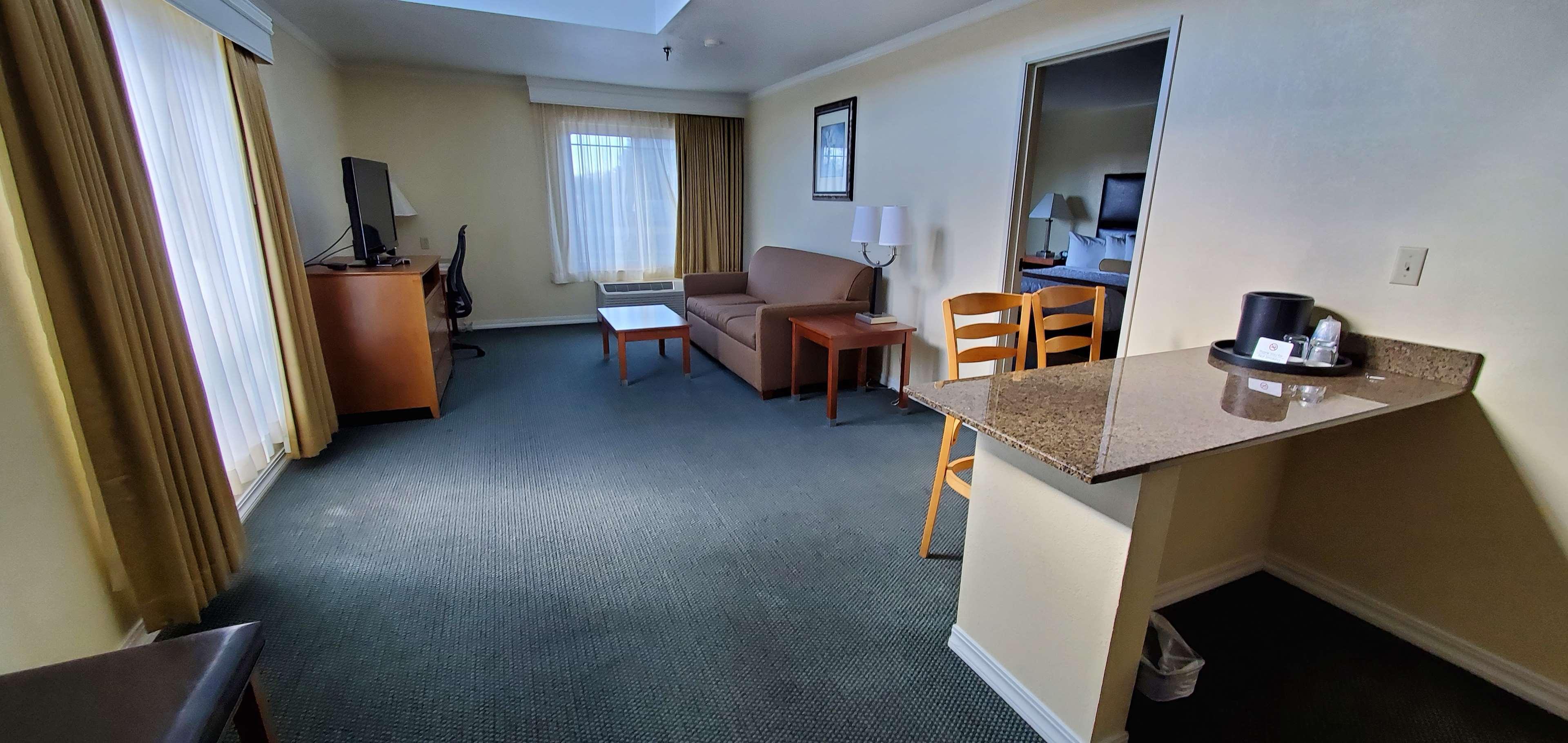 Best Western Plus Northwoods Inn Crescent City Exterior photo